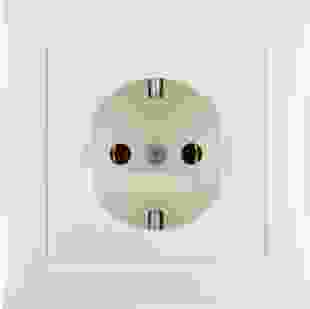 Купити Розетка з з/к цільна з рамкою, біла, 16А/250В S.1 216,60 грн